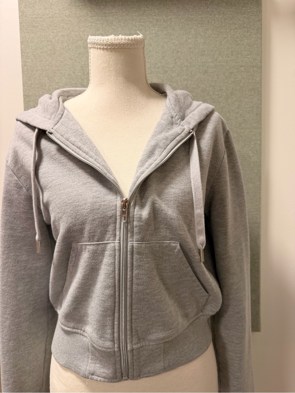 Alo Yoga Routine Cropped Zip Hoodie Athletic Heather Gray XS